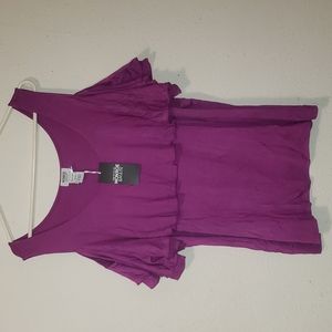 NWT!! Monroe & Main cold shoulder (t4)